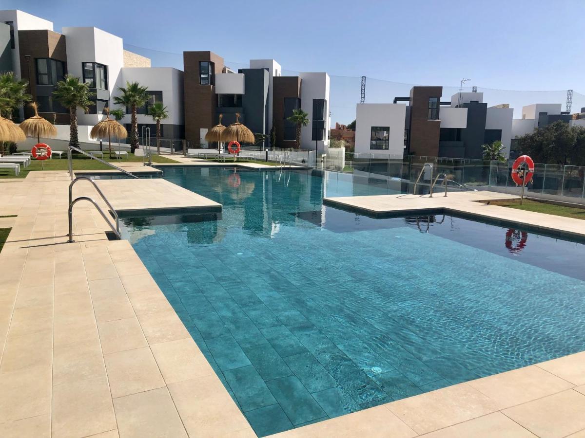 Modern Apartment In Front Of Cabopino Golf Marbella Exterior foto